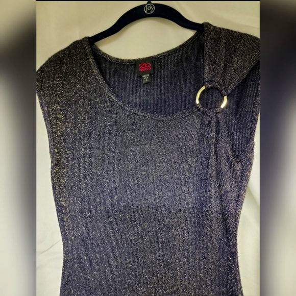 Dressy Navy tank top woth gold glitter - Picture 4 of 4